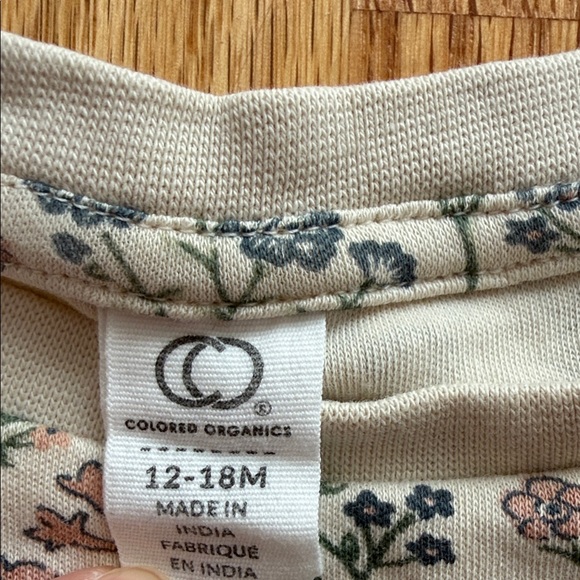 Floral Print Pearl Petal Sleeve Tee - Picture 2 of 3